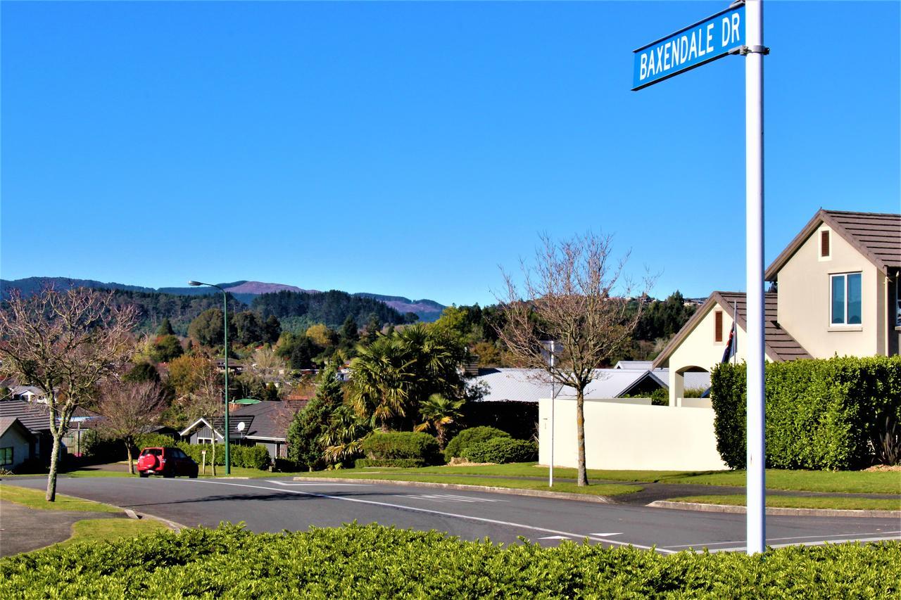 Between The Mountains Rotorua Bagian luar foto
